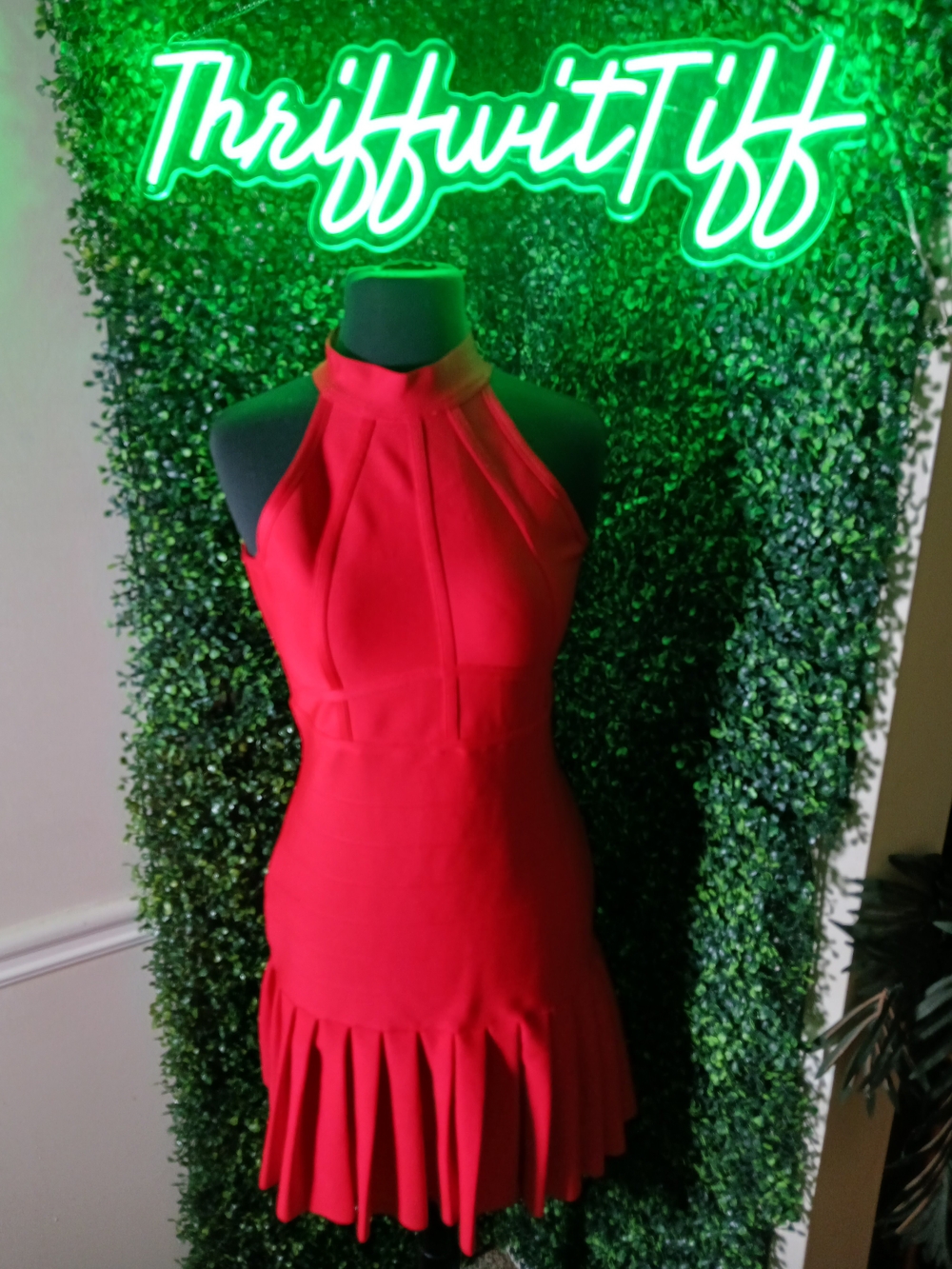 Red Halter Pleated Hem Cocktail Dress -